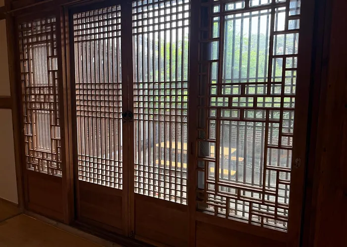 By The Palace 고택 송가헌 * 首爾