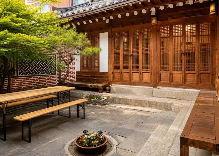 度假居 By The Palace 고택 송가헌